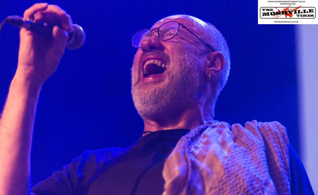 Gary1410159's tweet photo. Happy Birthday to the legend that is Fish 🎉
@MoshTimes #fish #derekdick @UKNikon https://t.co/5pHrNjuomL