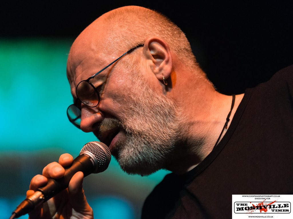 Gary1410159's tweet photo. Happy Birthday to the legend that is Fish 🎉
@MoshTimes #fish #derekdick @UKNikon https://t.co/5pHrNjuomL