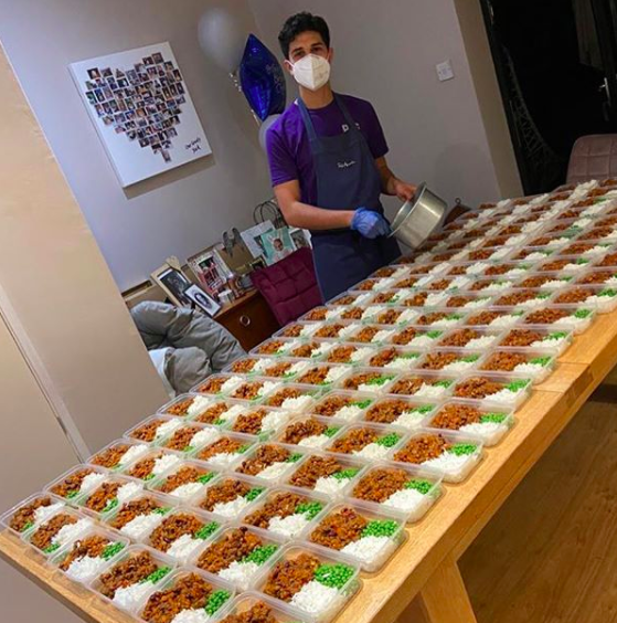 Chefcouk's tweet image. #chefsinuk coming together to provide fresh meals to the medical staff and the homeless. Lovely to see @charliedlima join hands with @youdonatewedel1 who have been raising money to cook these meals!

Terrific job on preparing 400 meals a week for @NHSuk #covid19 #coronavirus