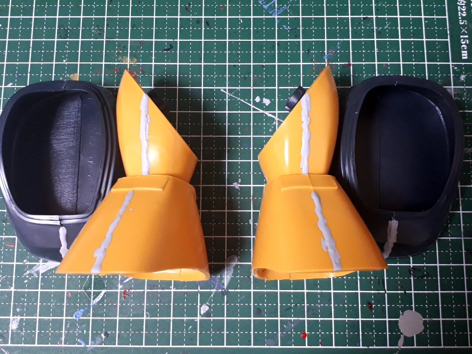 旧キット 1/100 ゴッグ作成中。
メタボ気味の見た目に惑わされてましたが、手首、股関節、膝にカチカチ保持できるクリック式の関節が採用されてるし、パーツの合わせも悪くないし、色分けも出来ててなかなか良キットですね。
むにゅ接着して溶きパテ塗ったので合わせ目はキレイに消えますよ✌️