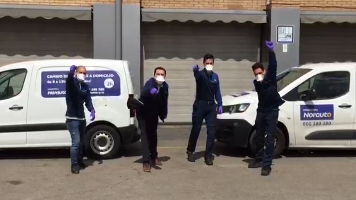 NorautoEspana's tweet photo. En #EasyBattery seguimos al pie del cañón en 21 ciudades por toda España para ayudar a los que tienen que seguir.💪🏻
🚑Ofrecemos el cambio de batería a domicilio y posterior higienización con ozono GRATIS a sanitarios, fuerzas del orden y protección civil🚓
📞En el 600 380 380📞 https://t.co/hdOi8xj6Ug