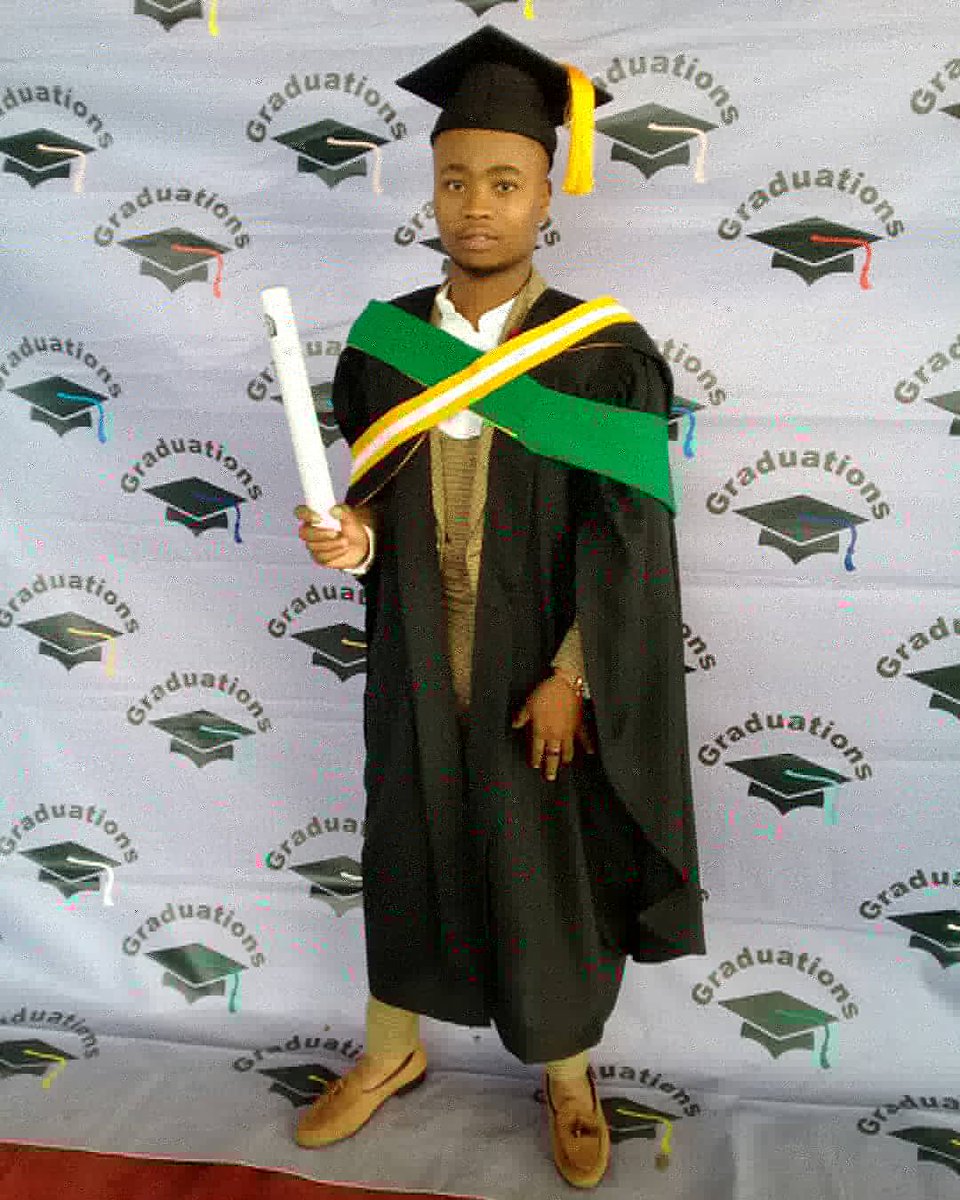 anele_may's tweet photo. #LockdownGraduationDay

Never got any distinction in matric... 

Bcom Accounting 🎓
Postgraduate Certificate in Education (CumLaude) 🎓
Bed (Honours Degree) Lockdown
Masters in Education (Med Candidate) 

From deep rural areas in EC Engcobo eQebe https://t.co/zIKPwbyYEB