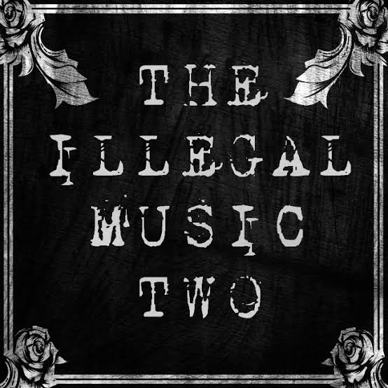 When it comes to hip hop, mixtapes are very important, they are mostly where rappers put out a body of work to showcase their lyrical prowessnes, ability to switch styles etc.In Africa, the illegal Music series mixtapes by the Nigerian rapper  @MI_Abaga   #LaDecimaA THREAD: