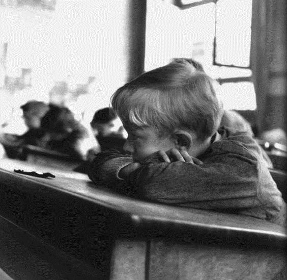mariedufour166's tweet photo. Notre état d'esprit face aux nouvelles du 🌍 ....
Photographie noir et blanc de R.Doisneau (1912-1994) et son travail autour de la classe, 1956. #photo #noiretblanc #doisneau https://t.co/bbm728uIdw