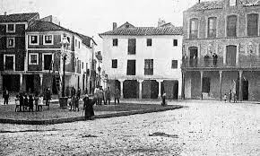 El 25 de abril comenzó una protesta vecinal, principalmente contra los vendedores que subían los precios de los alimentos hasta hacerlos inasumibles, entre estos la patata (también otros como las hortalizas, cereales o el pan) lo que da lugar al nombre de este histórico motín. +