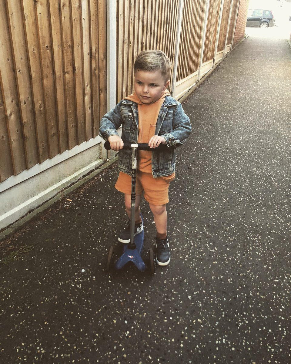 smallsy_1's tweet image. There is no London Marathon tomorrow so my 4 year old son Henry is scooting 2.6km to raise money for @Autism to help replace lost donations. Please share the link below.