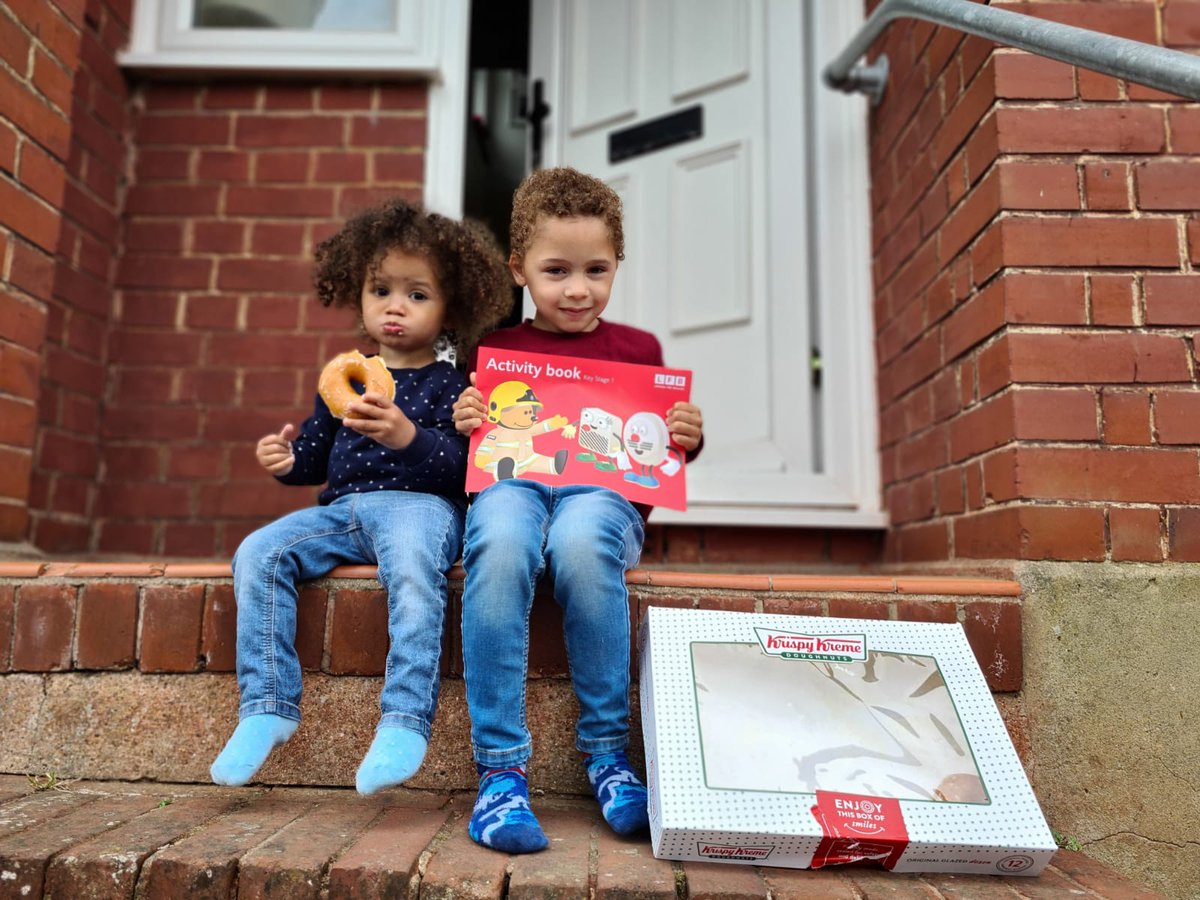 LFBSouthwark's tweet photo. The 🌞 is not out yet but 🌈 smiles all round in Southwark still. Heres two of our residents enjoying a treat and some all important fire safety material.  #notjustfires #readywillingable #StayHomeSaveLives https://t.co/Gfv3s0BgUp