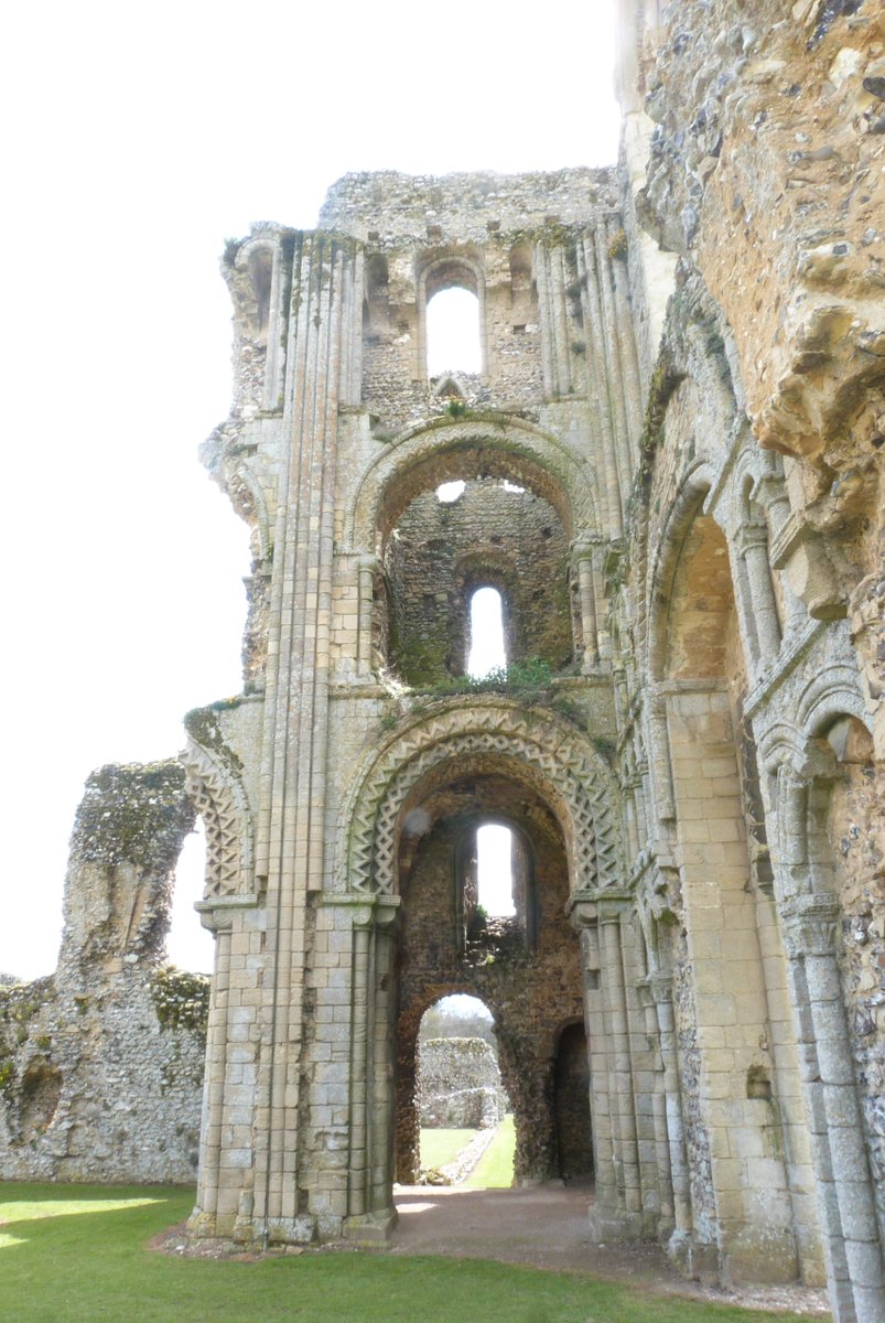 Anyway, Castle Acre Priory. The ruins look impressive, but other than the W end by the Prior's lodgings (which were maintained roofed as a residence), architectural detail was lost as the building was progressively quarried from E to W, leaving little more than bare rubble core.