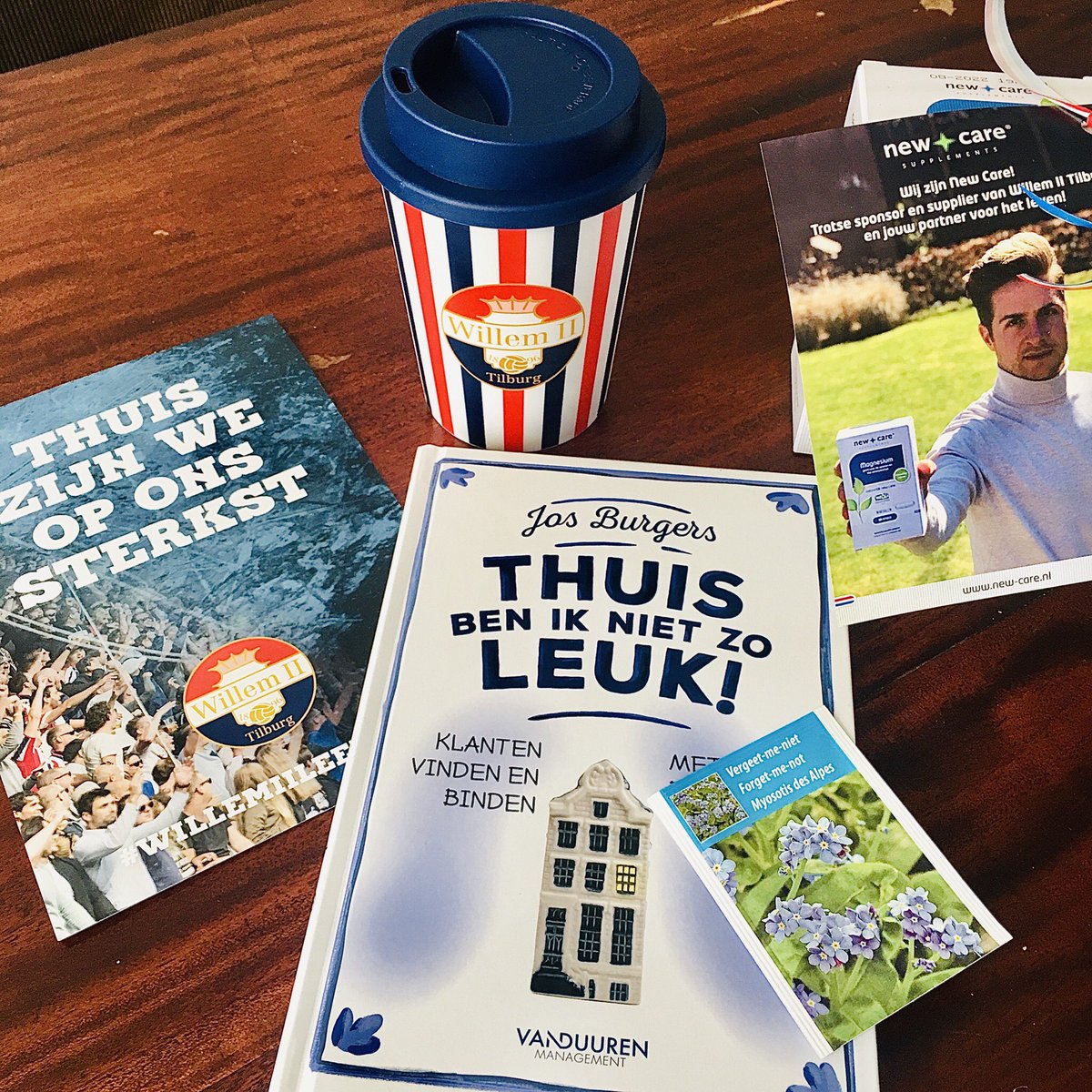 Keeperz_nl's tweet photo. Dankjewel @WillemII ! En gefeliciteerd! Want thuis zijn we op ons sterkst, maar in Europa zullen we er ook staan 🔵⚪️🔴 #tricolores #binding https://t.co/LAXPHKGKYN