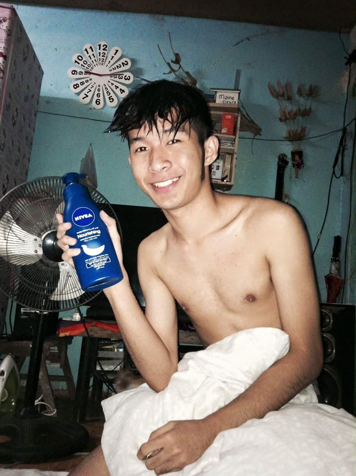 andrewww03's tweet photo. NIVEA.amp😂 https://t.co/doKfphPjEM