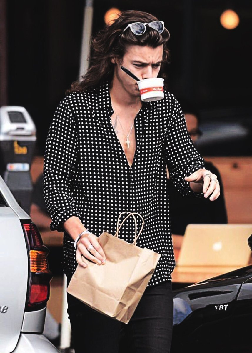 ⠀⠀
        #𝐌𝐄𝐓𝐆𝐀𝐋𝐀𝐱𝐑𝐮𝐧𝐰𝐚𝐲 
          first day , at 𝐍𝐘𝐂 📍

         ' ให้กระหม่อมเปิดประตูให้เถอะพะย่ะค่ะ ทรงอย่าคาบเช่นนั้นเลย '

         กาเบลล์สั่นหัวปฎิเสธองครักษ์คนสนิทก่อนจะเพยิดหน้าให้อีกฝ่ายไปประจำที่คนขับได้แล้ว วันนี้เป็นวันแรกของกาเบลล์ในนิวยอร์ค