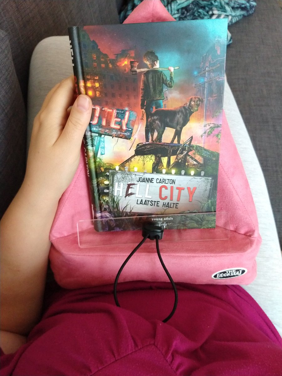 cravingpages's tweet photo. Finished my first #readathon book: Hell City by Joanne Carlton. What a thrilling Read ⭐⭐⭐⭐/5 https://t.co/2SP03q9mcZ