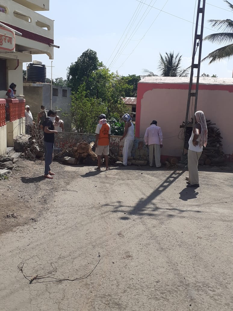 sachpati's tweet photo. @TejaswiSatpute @Info_Satara self motivated people from kole tal:karad dist satara, controlled over the whole village.thank you for ur support https://t.co/mtzGGBfNqV