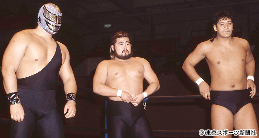 東スポ Twitter પર プロレスファン応援企画 名場面クイズ３０問 生観戦できない今を楽しむ２週間限定一日２問 ｑ８ １９８５年 新日本 プロレスを離脱したヒロ斎藤 スーパー ストロング マシン 高野俊二が結成したユニットの名前は T Co