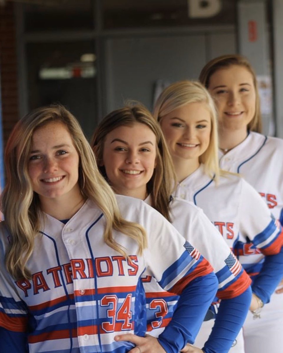 sahs_fastpitch's tweet photo. This is not how we thought it would end for our seniors. These ladies had a great chance of going out with rings. Sadly, their season/year was cut short. Heads high ladies. You are all winners. SA loves you! @laylanicvle @sidneymartin18 @kamryns11ver @laurennstaley #SAalways https://t.co/h2tbPgr7Ix