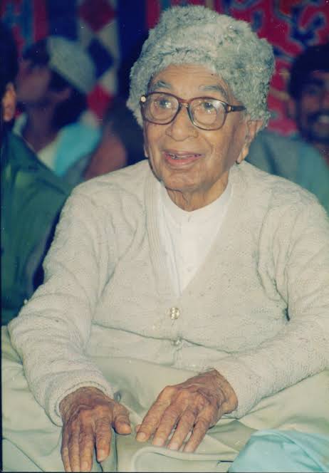 aleyhyder01's tweet image. سيد ۽ سنڌ ٻئي پيا، صدين کان جاڳن،
ستائي ناھن، انڌيرن جي اک ۾.
#TributeToSainGMSayed