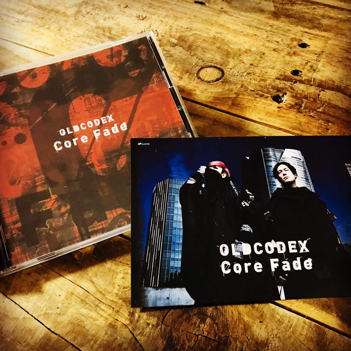 na2_k_3's tweet photo. YORKE.さんの誕生日、リリース記念特番も聴けて、ツアーグッズ販売日で欲しいものも買えた。
そしてやっと我が家にも届きました!!!
なんて素晴らしい日♡
ありがとう( ;꒳; )
#OLDCODEX
#CoreFade https://t.co/ogmJzZke7Q