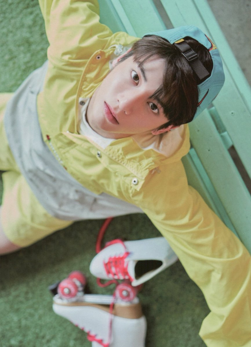 when Taehyun give you the feeling he just straightly looking at you from the photo-thread-pls, i hope you don't feel attacked okay^^ @TXT_members