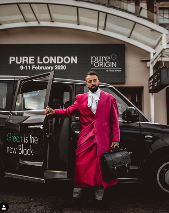 EthicalBrandAZ's tweet photo. Dan Pontarlier shares his clothing #lovestory with the kimono cape coat, gifted to him by a brand he was working with on #sustainability
"A bit over-the-top, but I love it!" 💚
Check out the full piece on Dan's Instagram ➡️@dpontarlier
#wearingfair #stylestories #outfitinspo https://t.co/LQdIjngjgu