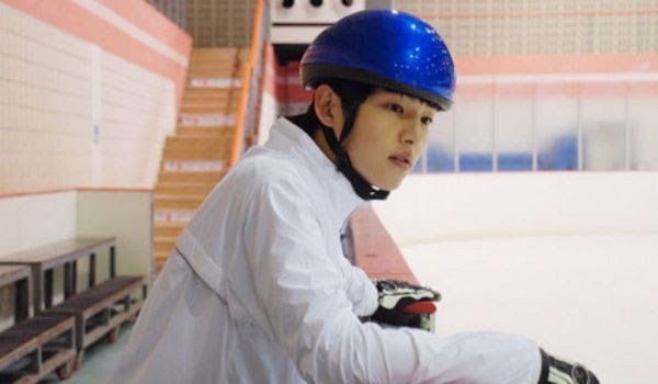  triple (2009) ji poong hoki w/ experience as a short track speed skater who competed in national games (but had give up due to serious ankle injury) helped him for his role with the same description that showed off his skating skills