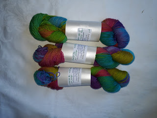 Freyalyn's tweet photo. #VirtualWonderwool
No, we're not at #Wonderwool this year. No-one's at Wonderwool this year. But we're pretending we're there and having fun regardless. #wool #handdyeing #handspun
https://t.co/RQu2cR4gTA https://t.co/9OrZJWw9OA