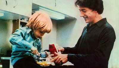 Gastrofilms's tweet photo. ...cuinar amb el pare o la mare?
...cocinar con papá o mamá?
➡️ Kramer vs. Kramer de Robert Benton (1979)
#dustinhoffman #merylstreep #kramervskramer #kramercontrakramer #cine #gastrofilms https://t.co/beMY0gzr0Y