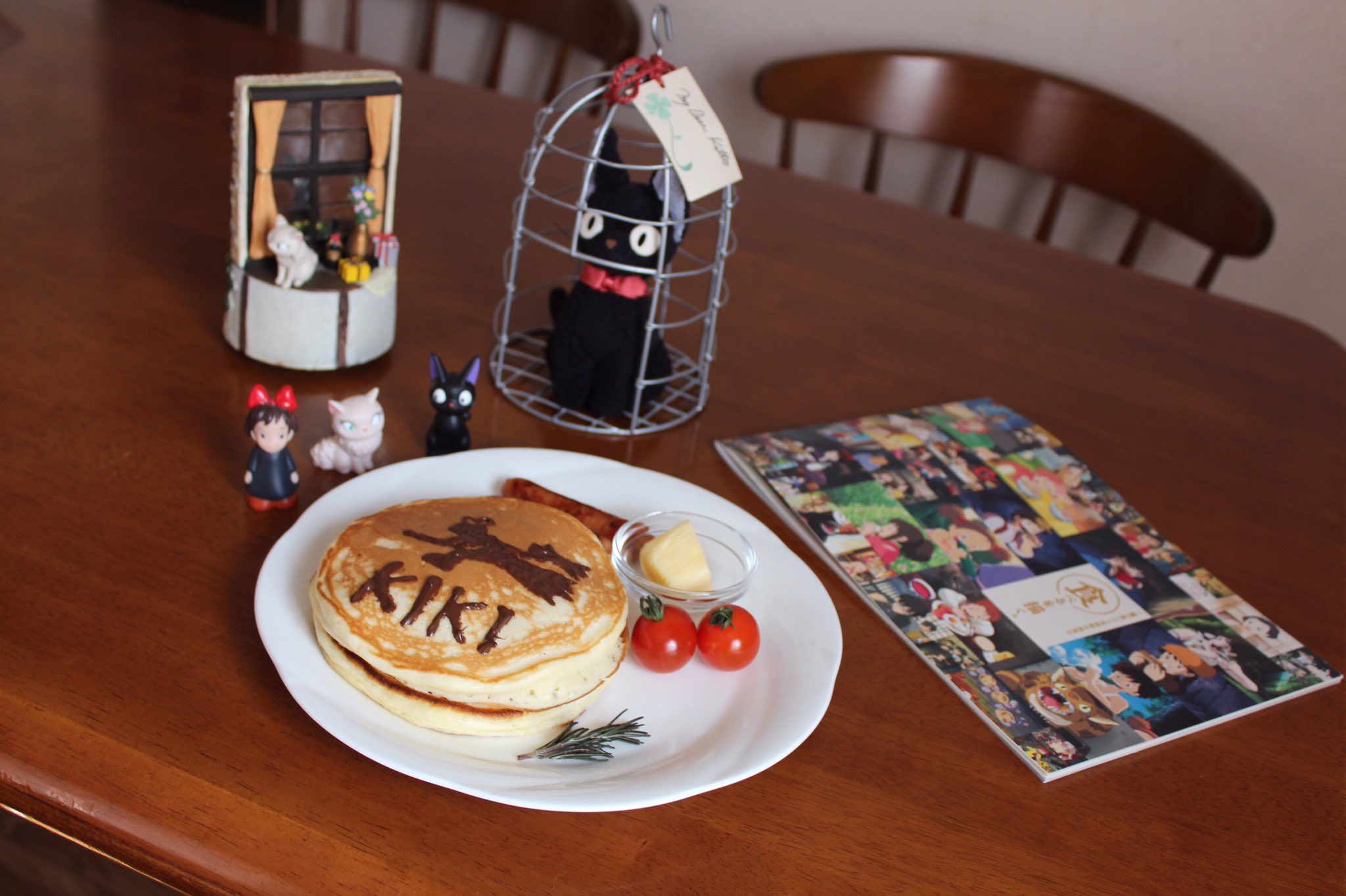 りり ちょっと前に ジブリ飯 作りました 魔女の宅急便に出てくる ホットケーキとケーキを組み合わせてみました 食べるを描く スタジオジブリ 三鷹の森ジブリ美術館 T Co 12ptlxep25 Twitter