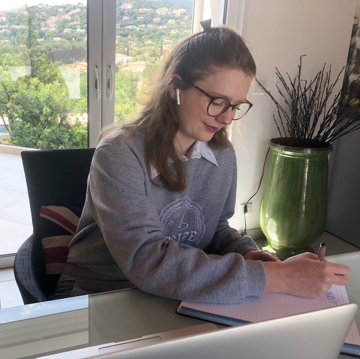 Malgré le confinement, c’est le jour de l’audit pour Junior ESIEE ! Nous sommes tous réunis en ligne pour cet événement annuel commun aux Juniors. Nous remercions les auditeurs @_adrienlebret , Hugo Larue et Yannis Delaroque! 
<a href="/ESIEEPARIS/">ESIEE PARIS</a> <a href="/cnje/">Junior-Entreprises</a> <a href="/JuniorsIDF/">JIDF</a> <a href="/CCI_Paris_IdF/">CCI Paris IdF</a> <a href="/AAESIEE/">AAESIEE</a>