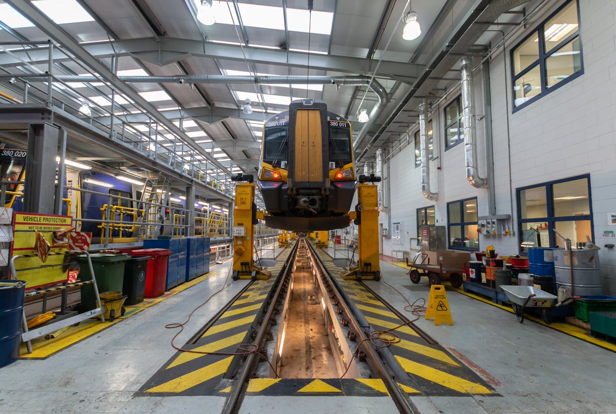 ScotRail's tweet photo. Hey, ^Angus signing in for the afternoon - Trainee Driver Andy will be along in a wee bit for #AskTheDriver.

Please be like this train and #StayHome. That is all. https://t.co/KPRZOlwDoq
