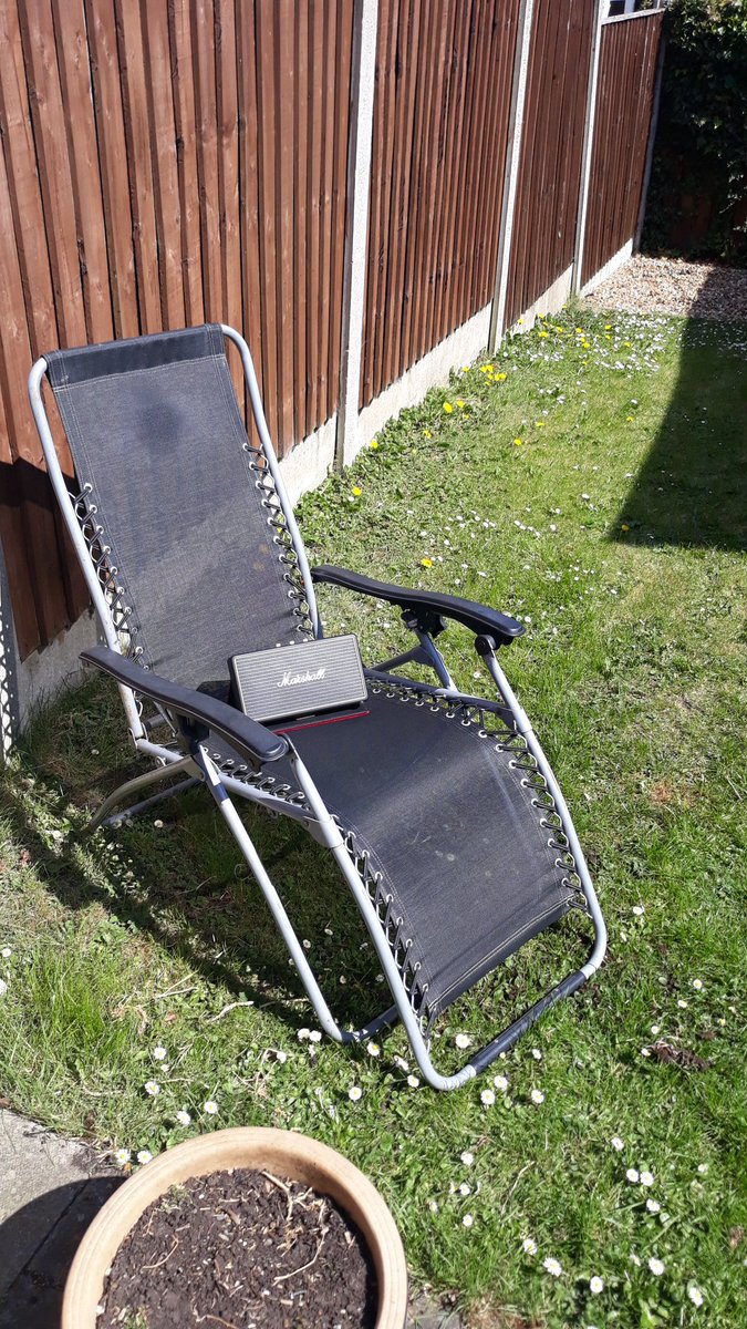 andyviggars1's tweet photo. Sun,tunes,but I'd rather be at home to @GooleAFC 🌞🥴 https://t.co/cTy1WjFVmr