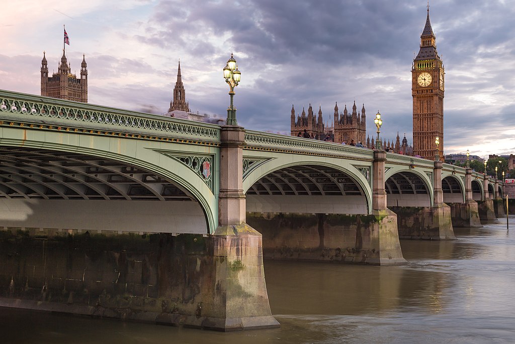The next point is that it's Westminster Bridge style—I can see that. Much smaller scale, 4 fewer spans, no lanterns, less decoration in general, and balustrades as parapet, rather than the trefoil-design of W'minster. W'minster built 1862, Wey built 1865.
