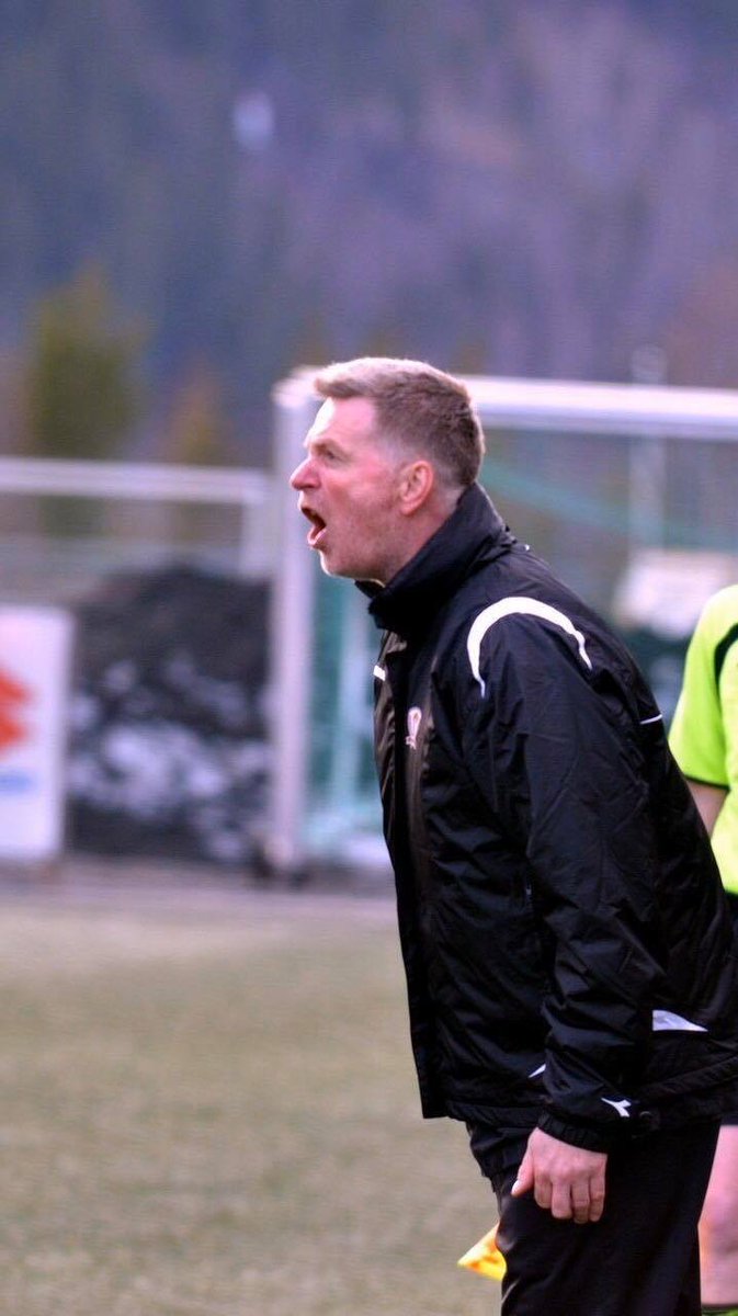 viervaldres's tweet photo. Treneren på herrelaget er klar - Atle er tilbake ⚽️😀
I går, på fredag, ble Atle Johannessen klar som ny trener for herrelaget vårt. Han har signert en kontrakt som strekker seg ut inneværende sesong⚽️ Les mer på hjemmesiden: https://t.co/EYIbrQCTQv https://t.co/ZQL9yxhgCc