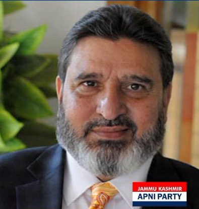 Apnipartyonline's tweet photo. JKAP President Altaf Bukhari censures violation of Domicile Law in JK Bank
Urges Home Minister to revoke CFO’s appointment, declare results of banking associates POs. https://t.co/Tiy3RKMKqn