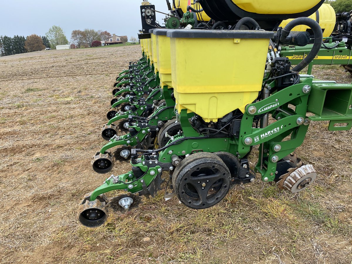 Planterguy_CM's tweet photo. Also, #LaserPro row units from @Harvest_Int_Mfg https://t.co/vgKbTYJTDu