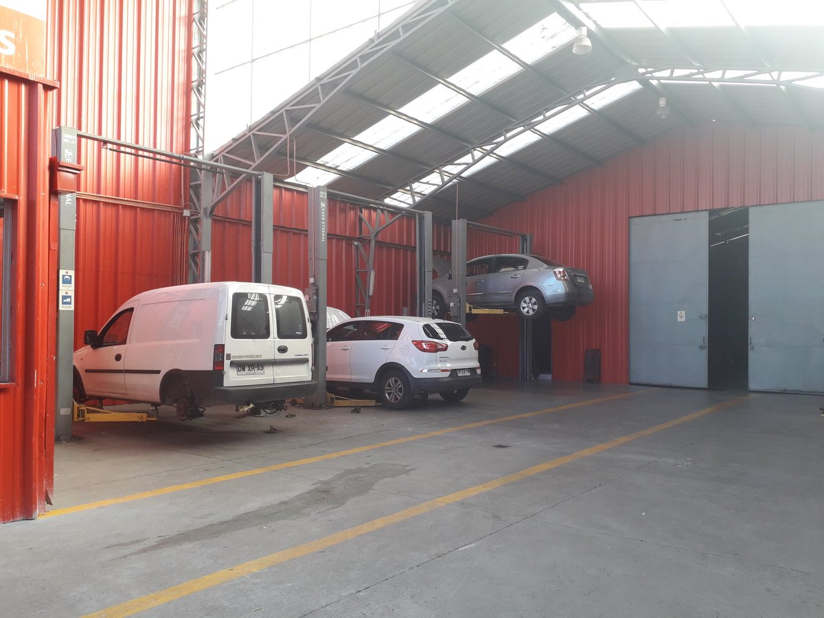 COMERCIALMILLAN's tweet photo. Lubricentro Comercial Millán. Calle Antonio Millán 955, entre San Martín y Lastarria en #Rancagua. Realiza tu cambio de aceite y filtros en nuestro taller 🚗 Hoy atenderemos entre 9 y 13.30 hrs. Cotiza al ☎️ 72 2 236722
#ohiggins https://t.co/revSugO8UL