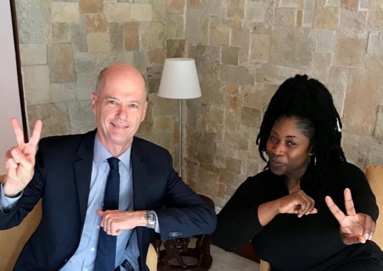 ChrisGuilhou's tweet photo. De tout coeur avec @VerushkaOff 🇨🇲 artiste talentueuse qui se révèle dans l'émission @TheVoice_TF1 🎤 Ce soir : objectif demi-finales 🏆
Big up !💪 https://t.co/cSMBZZx9nD