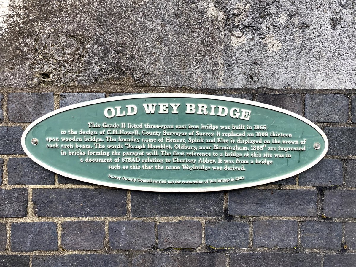 However, this raises a Q. The guide described stone piers, and W'minster shows what they look like. Wey Bridge has some stone, but it's mostly a slightly ugly black brick. But the  @SurreyCouncil sign suggests that the brick is original: