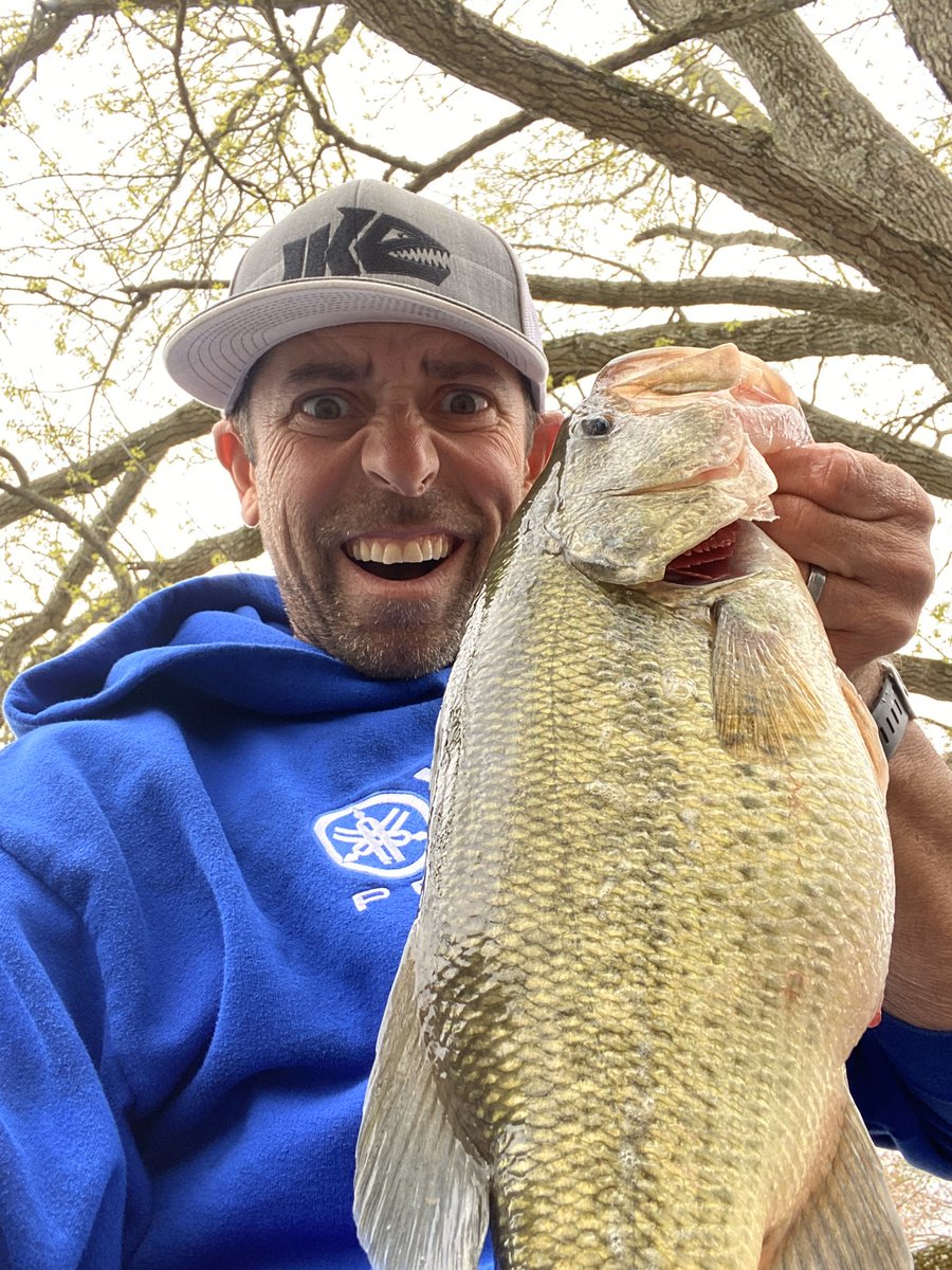 mike_Iaconelli's tweet photo. Photos from Thursday’s fishing trip! The water temp was in the low 50’s and they were eating a RED Rapala Rip-N-Rap! Hoping to catch some more this weekend! Video coming soon! @TackleWarehouse @YamahaOutboards #ripnrap #inhisface #fishthroughit #seeingred https://t.co/N0cCfKkZrS