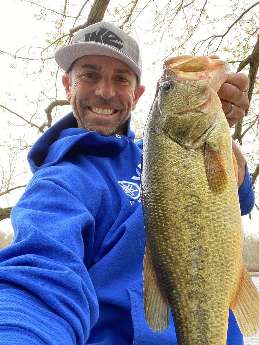 mike_Iaconelli's tweet photo. Photos from Thursday’s fishing trip! The water temp was in the low 50’s and they were eating a RED Rapala Rip-N-Rap! Hoping to catch some more this weekend! Video coming soon! @TackleWarehouse @YamahaOutboards #ripnrap #inhisface #fishthroughit #seeingred https://t.co/N0cCfKkZrS