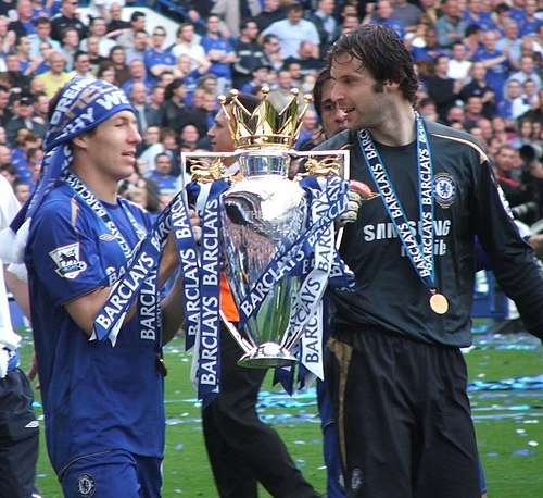 The 05/06 season had the same ring to it. Seeing Čech & Chelsea retaining the Premier League, with Čech playing in 34 league matches and keeping 18 clean sheets.In January 2006, he was named the IFFHS World's Best Goalkeeper for 2005.
