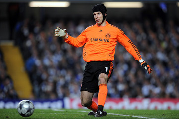 The 2007/08 season started off with a win for Chelsea & Čech. Managing to beat Birmingham, 3-2.The season saw Čech suffer from a few injures. Including the ankle injury he sustained before the game against Olympiacos in the Champions League.