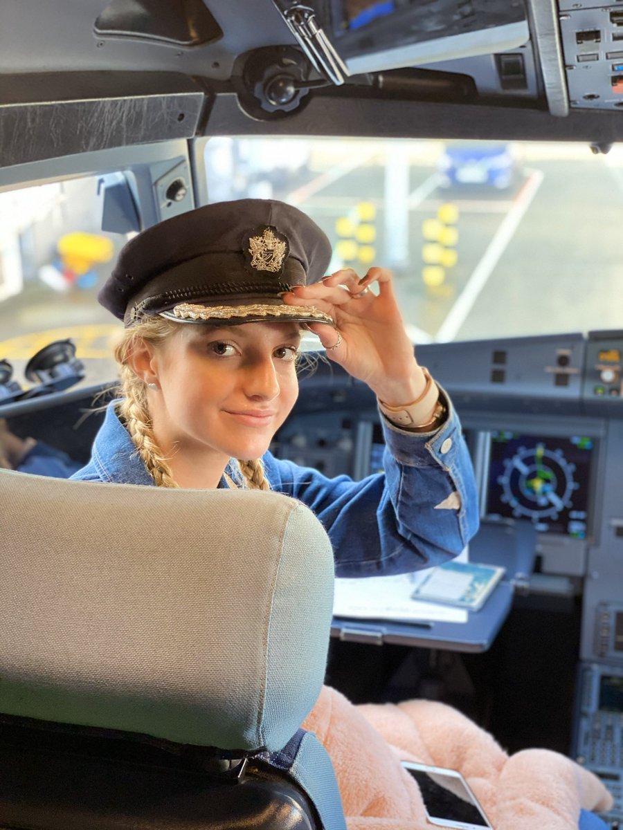 quinnstufin_o's tweet photo. @jaidillon @British_Airways Wow Jai what an amazing thing to do for Alex. My daughter received her wings and 1st Skyflyer book when she was young, she is 16 now and still dreaming! #BAFuturePilot๐ค#thankyou for your #BAkindness & #BAmagic in making Alex's day ๐จโโ๏ธ๐ซ #BAambassador #RoleModel https://t.co/9HmffSJD25