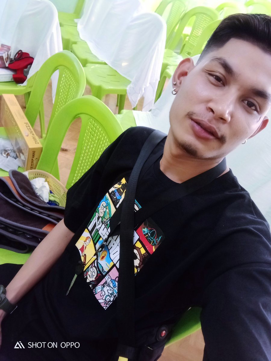 Herry40524070's tweet photo. ပင္းပန္းလိုက္တာ https://t.co/HKJhjXOkZO