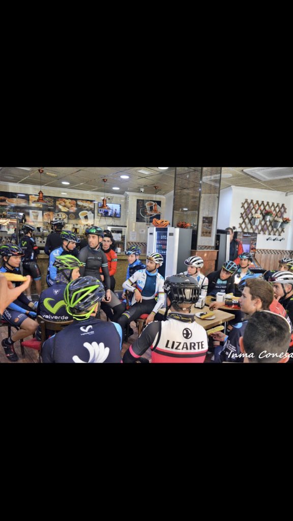 Hoy cumple años un amigo, un compañero y nuestro lider de grupeta, felicidades capo <a href="/alejanvalverde/">Alejandro Valverde</a> de parte de toda tu grupeta, que pases un feliz dia y nos debes un cafetico 😉😘