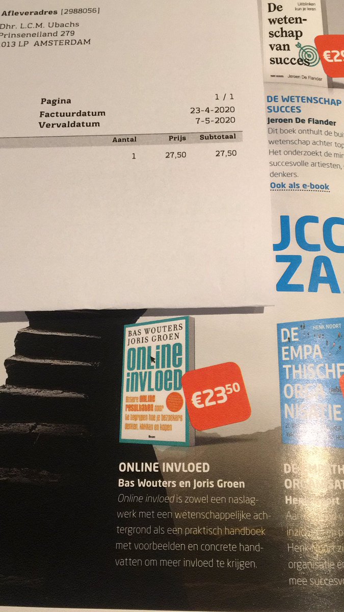 Ubachs_'s tweet photo. Een folder bij de aankoop van dit boek, met daarin hetzelfde boek alleen wel voor een lagere prijs...@Mgtboeknl #onlineinvloed #personalisatie https://t.co/OVXQgtA6Pu