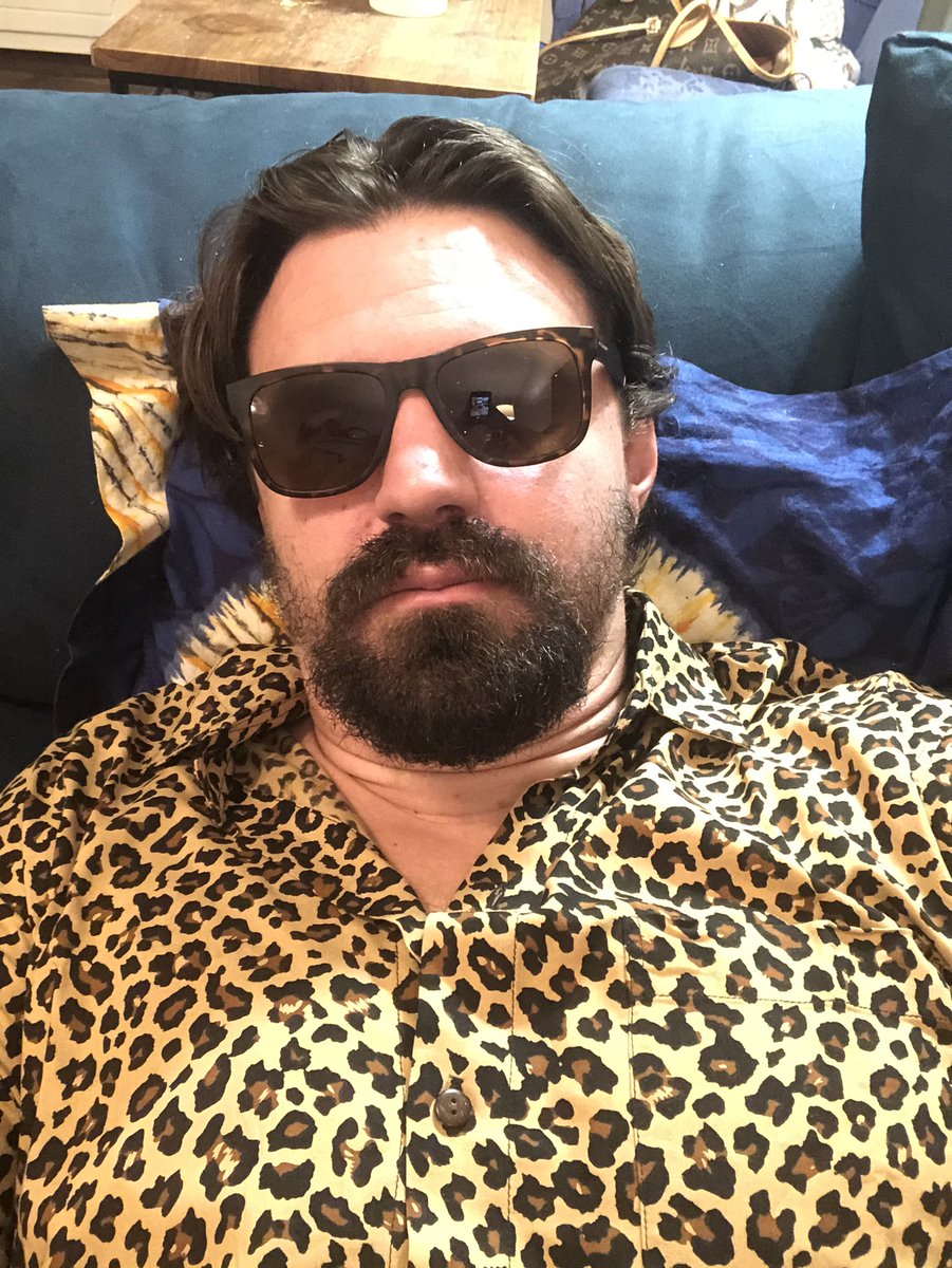 DonnieDoesWorld's tweet photo. Full disclosure: I saw @stoolpresidente wearing this shirt on IG and asked where I could get it. The company then sent me one. Not sure if we’re supposed to accept gifts so if anyone is upset they can try to rip it off me w/ their bare hands. #IMKEEPINGIT https://t.co/Ir0Qu6moWb