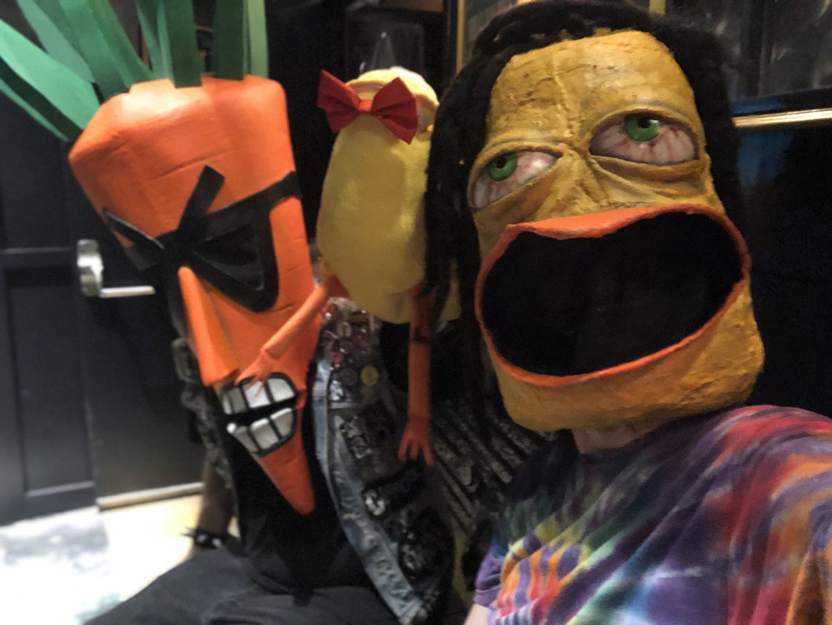 Happy birthday to the best frontman in all of poultry rock @CarrotTopp1 ...