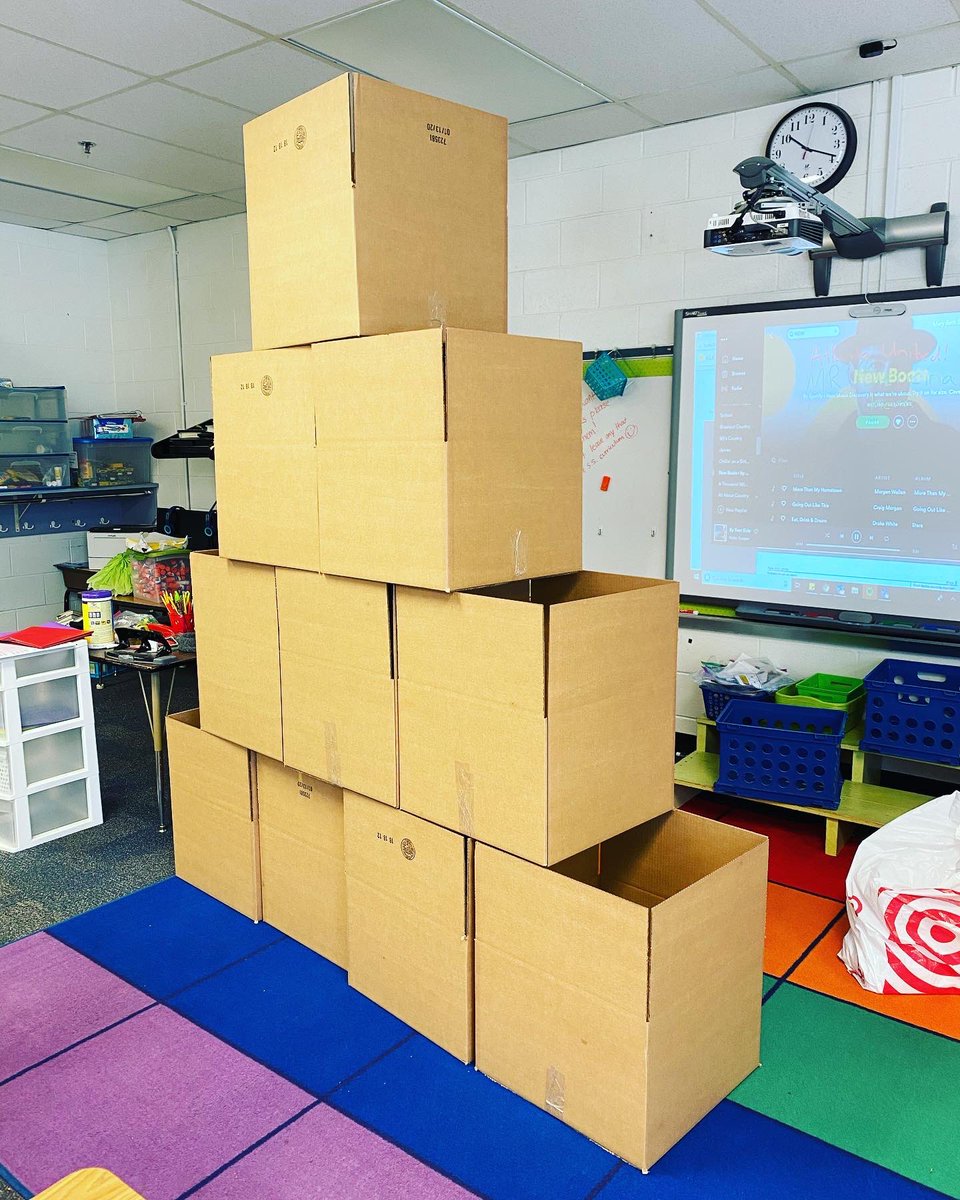 BencinasKinders's tweet photo. When you bring your husband to work and ask him to assemble boxes for moving..... #teacherhusband @KSpringsLions #KSEPride https://t.co/BZvMnRz1KX