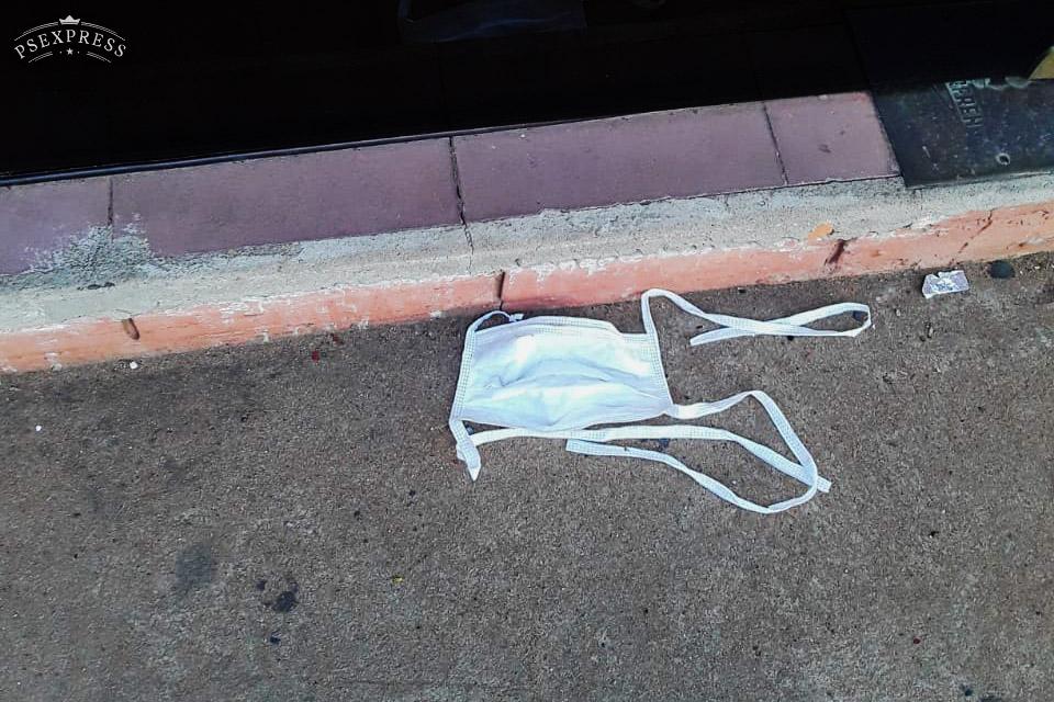 Urgente llamado a la ciudadanía en general ⚠️

¡No más guantes ni mascarillas en el suelo.! 🚯

Los mismo deben ser colocados previamente en bolsas de plásticos para luego arrojarlos al basurero🗑️

#Lávatelasmanos🤲🚿
#Quédateencasa
#ManténUnaSanaDistancia🙋  👦

#TeQueremosSano