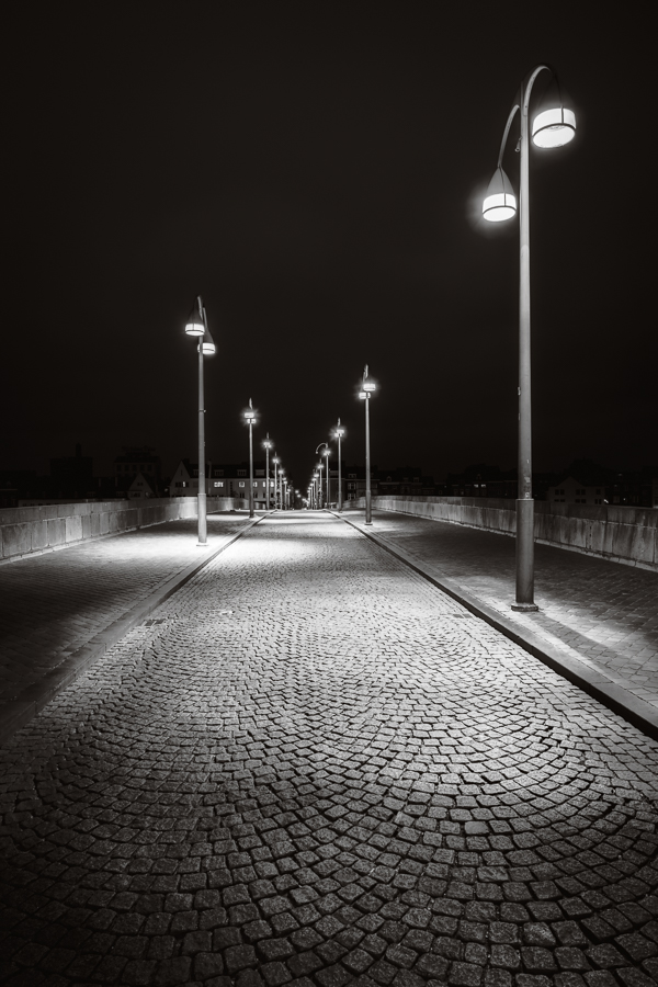 Teun_Photo's tweet photo. Maastricht - Sint Servaasbrug - moody zwart en wit III https://t.co/XPbGu3u9xG via @werkaandemuur 

#mestreech #Maastricht #maas #sintservaasbrug #nacht #limburg #SonyAlpha  #a7r3  #blackandwhitephotography https://t.co/qwSDRudKL6